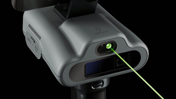 FJD Trion C1 närbild med inbyggd lasermätare
